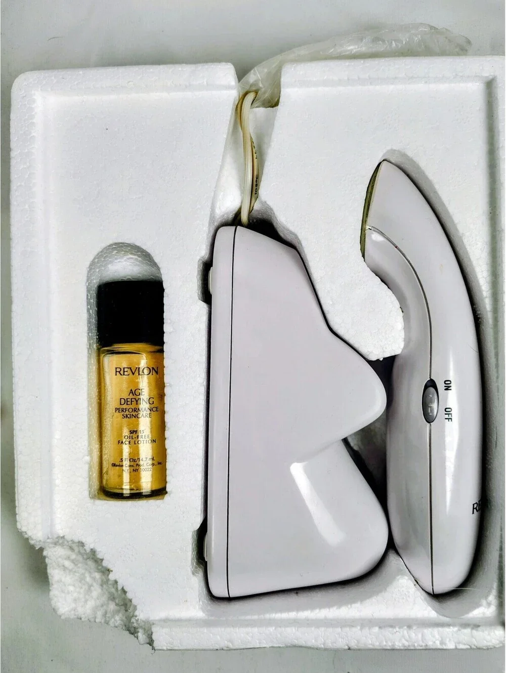 Revlon Age Defying Smoother Facial Spoon with Age Defying Lotion